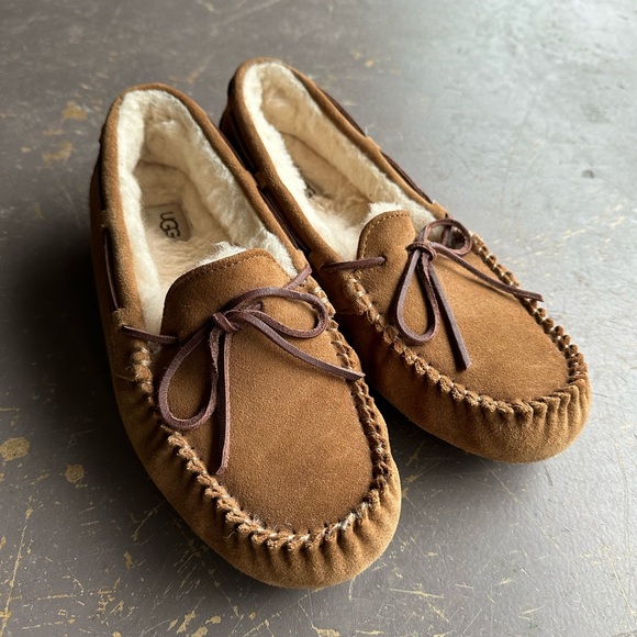 Ugg Moccasin Slipper W Size 9 - Picture 1 of 4